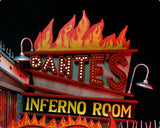 Beetlejuice (1988) - Ultimate Trench Coat with Spikes Beetlejuice 7" Scale Action Figure and Dante’s Inferno Room Deluxe Set - NECA