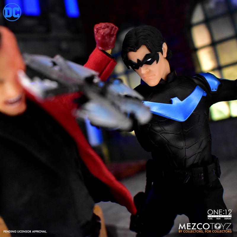 MEZCO One:12 Collective Nightwing Action Figure – Props & Replicas
