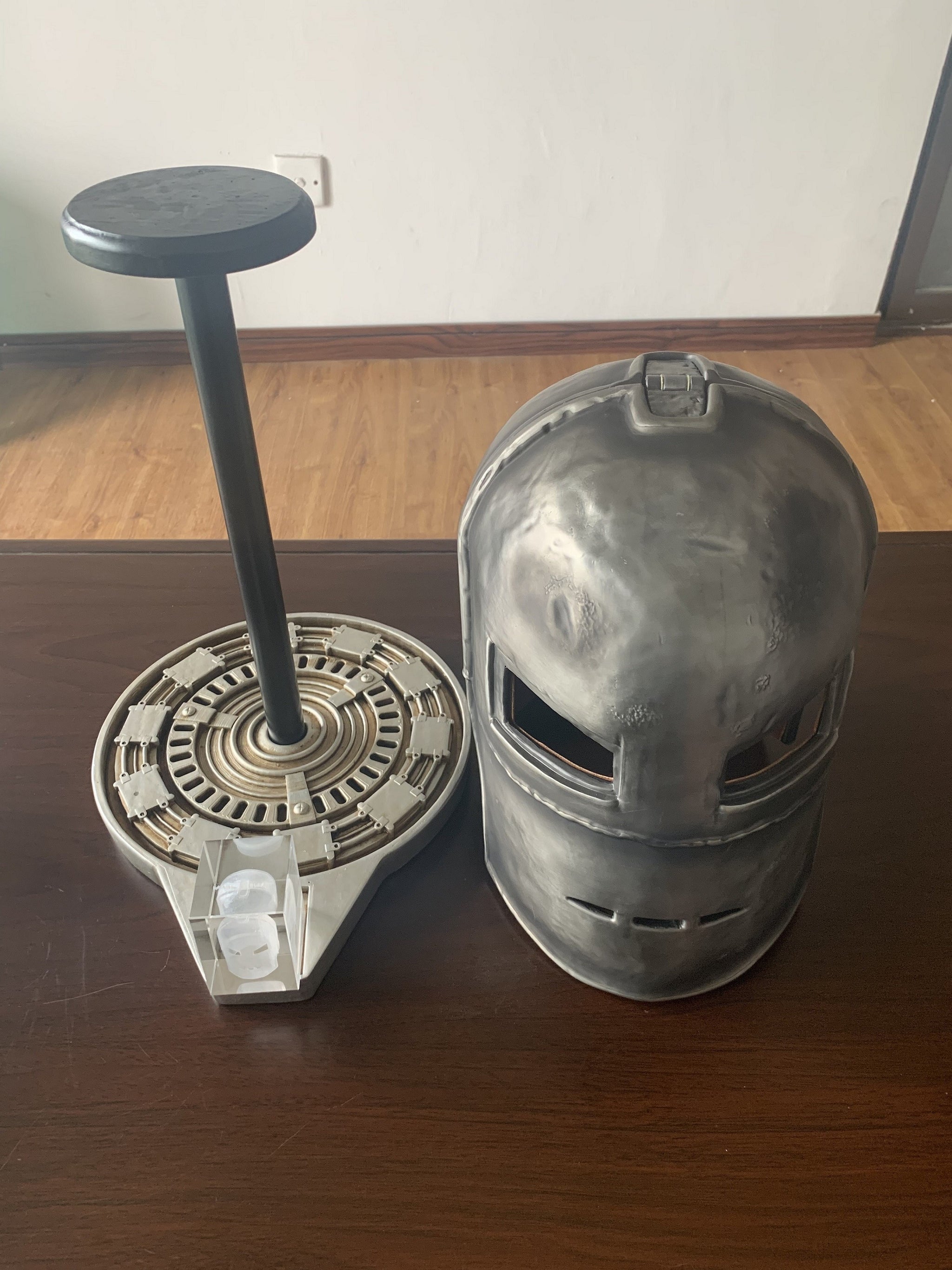 1:1 Scale Iron Man MK1 Full Metal Wearable Helmet with Stand – Props &  Replicas.co.uk
