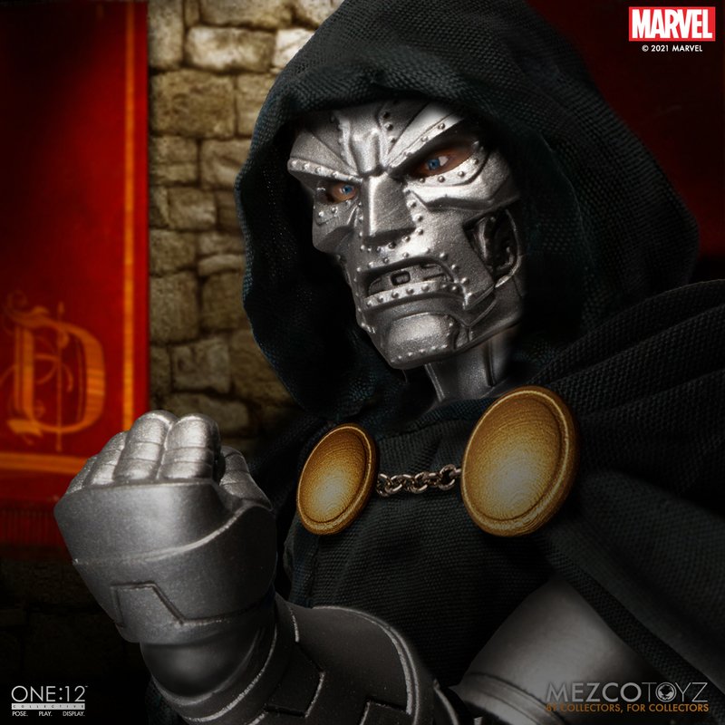 MEZCO One:12 Collective Doctor Doom Action Figure – Props